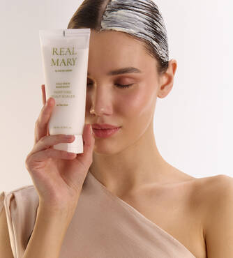 Очищаюча маска для шкіри голови з морською сіллю RATED GREEN Real Mary Cold Brewed Rosemary Purifyng Scalp Scaler 200 мл - Фото №2
