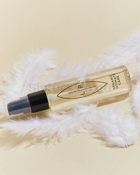 Засіб для інтимної гігієни LIP INTIMATE CARE Cleansing Moisturising Coconut + Vanilla 75 мл - Фото №3